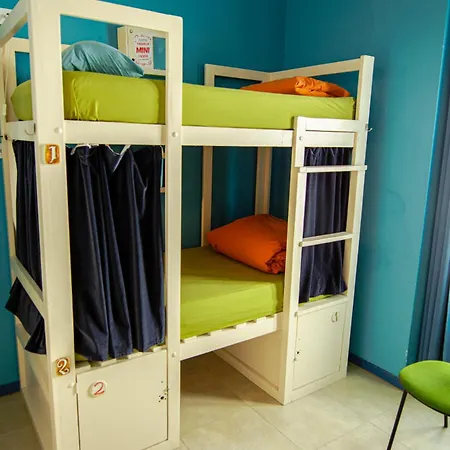 Casa Caracol بيت شباب كاديز