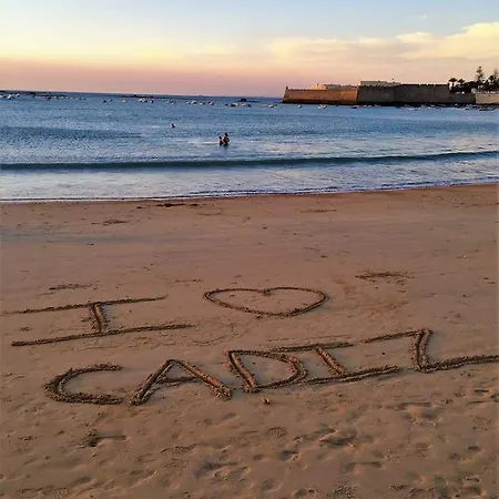 بيت شباب Casa Caracol كاديز